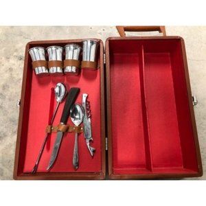 VINTAGE PORTABLE PUB BY LONDONAIRE LIMITED TRAVEL BAR